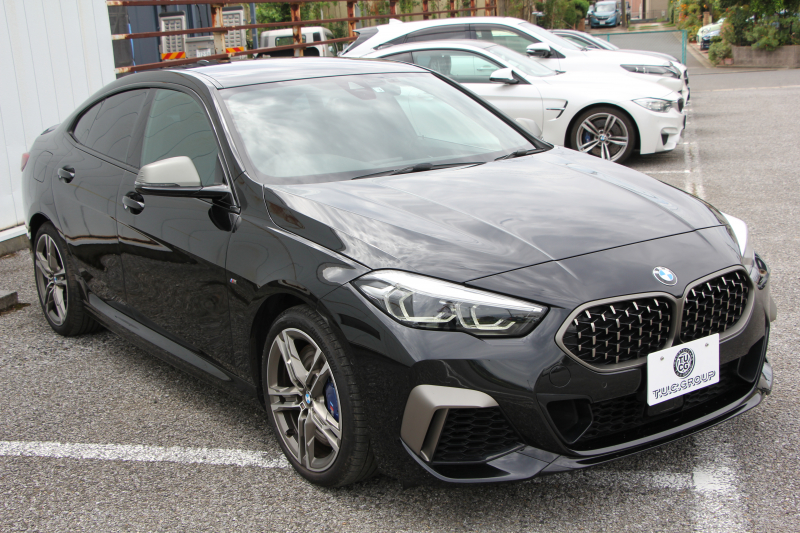 BMW 2シリーズ M235i Xdrive ｸﾞﾗﾝｸｰﾍﾟｾﾚｸﾄP 1ｵﾅ 新車保証 306馬力 4WD ｱﾀﾞﾌﾟﾃｨﾌﾞMｻｽ Mｽﾎﾟｰﾂｼｰﾄ Hi-fiｽﾋﾟｰｶｰ Mｽﾎﾟｰﾂﾌﾞﾚｰｷ 追従ACC 後退ｱｼｽﾄ LEDﾍｯﾄﾞﾗｲﾄ ｵｰﾄﾊｲﾋﾞｰﾑ 専用18AW Applecarplay対応 HDDﾅﾋﾞPｱｼｽﾄ BMWﾗｲﾌﾞｺｯｸﾋﾟｯﾄ