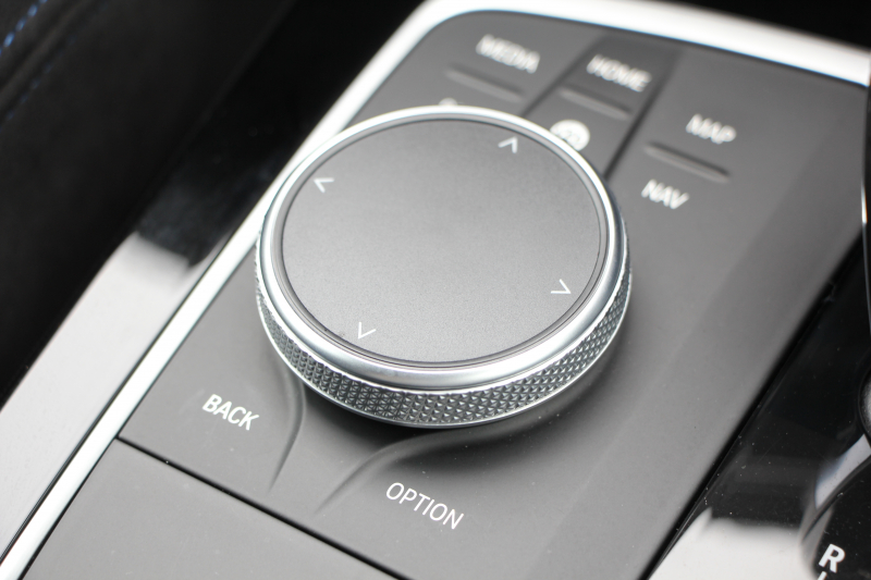 BMW 2シリーズ M235i Xdrive ｸﾞﾗﾝｸｰﾍﾟｾﾚｸﾄP 1ｵﾅ 新車保証 306馬力 4WD ｱﾀﾞﾌﾟﾃｨﾌﾞMｻｽ Mｽﾎﾟｰﾂｼｰﾄ Hi-fiｽﾋﾟｰｶｰ Mｽﾎﾟｰﾂﾌﾞﾚｰｷ 追従ACC 後退ｱｼｽﾄ LEDﾍｯﾄﾞﾗｲﾄ ｵｰﾄﾊｲﾋﾞｰﾑ 専用18AW Applecarplay対応 HDDﾅﾋﾞPｱｼｽﾄ BMWﾗｲﾌﾞｺｯｸﾋﾟｯﾄ