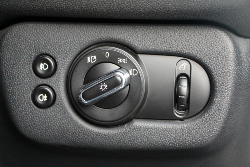 MINI(ミニ) ミニクラブマン ｸｰﾊﾟｰS 192馬力 8速AT ｲﾝﾃﾞｨｺﾞﾌﾞﾙｰﾚｻﾞｰ 追従ACC LEDﾍｯﾄﾞﾗｲﾄ&ﾌｫｸﾞ衝突軽減ﾌﾞﾚｰｷ 歩行者警告 ﾊｰﾏﾝｶｰﾄﾞﾝｻｳﾝﾄﾞｻﾝﾌﾟﾛﾃｸｼｮﾝｶﾞﾗｽ ｽﾏｰﾄｷｰ 純正HDDﾅﾋﾞBluetooth接続 Pｱｼｽﾄ MINIﾄﾞﾗｲﾋﾞﾝｸﾞﾓｰﾄﾞｴｷｻｲﾄﾒﾝﾄP BILSTEIN車高調 2年保証