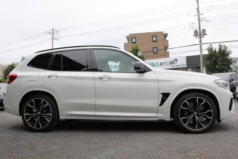 BMW Mシリーズ X3 ｺﾝﾍﾟﾃｨｼｮﾝ 4WD 510馬力 受注生産OPﾊﾟﾉﾗﾏｻﾝR ﾒﾘﾉﾌﾞﾗｯｸﾚｻﾞｰ 全ﾋｰﾀｰ ｱｸﾃｨﾌﾞﾍﾞﾝﾁﾚｰｼｮﾝ 8速ATﾄﾞﾗｲﾌﾞﾛｼﾞｯｸ ﾊｰﾏﾝｶｰﾄﾞﾝ HUD Mｽﾎﾟｰﾂｴｸﾞｿﾞｰｽﾄ 追従ACC HUD ﾃﾞｨｽﾌﾟﾚｲｷ- ｼﾞｪｽﾁｬｰC ﾘｱｼｰﾄ可倒調整 LEDﾍｯﾄﾞﾗｲﾄ 2年保証