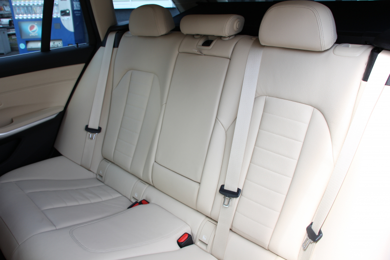 BMW 3シリーズ 320d Xdrive ﾂｰﾘﾝｸﾞﾊｲﾗｲﾝ ｺﾝﾌｫｰﾄ&ﾌﾟﾗｽP 4WD 1ｵｰﾅ ｷｬﾝﾍﾞﾗﾍﾞｰｼﾞｭﾚｻﾞｰ ｼｰﾄﾋｰﾀｰ ﾗﾝﾊﾞｰｻﾎﾟｰﾄ Pｱｼｽﾄﾌﾟﾗｽ 360度ｶﾒﾗ 追従ACC ｽﾃｱﾘﾝｸﾞｻﾎﾟｰﾄ Applecarplay対応 LEDﾍｯﾄﾞﾗｲﾄ ﾀｯﾁ画面HDDﾅﾋﾞBluetooth接続 2年保証