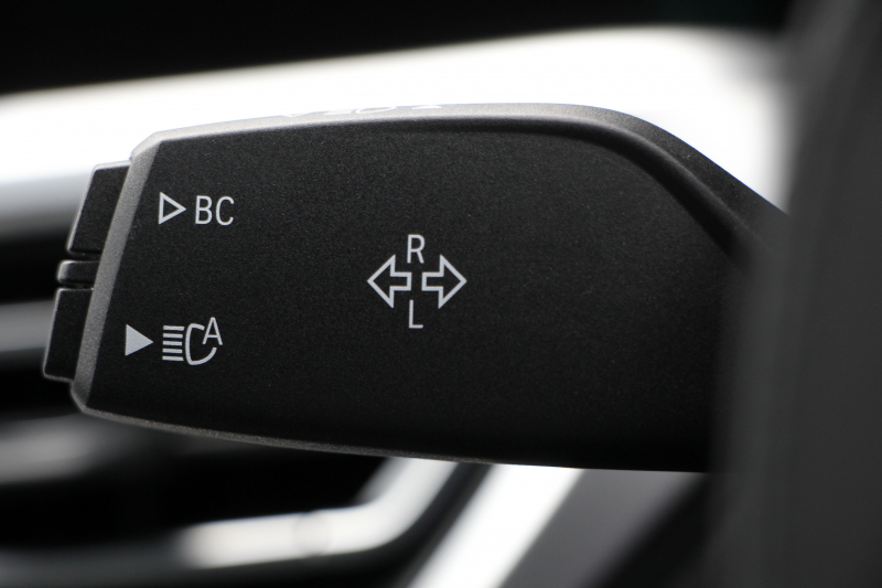 BMW 3シリーズ 320d Xdrive Mｽﾎﾟｰﾂ ｺﾝﾌｫｰﾄP 4WD 1ｵ-ﾅ Pｱｼｽﾄﾌﾟﾗｽ 360度ｶﾒﾗ BMWﾗｲﾌﾞｺｯｸﾋﾟｯﾄﾞﾀｯﾁ画面ﾅﾋﾞApplecarplay対応 ﾜｲﾔﾚｽ充電 LEDﾍｯﾄﾞﾗｲﾄ ｵｰﾄﾊｲﾋﾞｰﾑ 追従ACC ｽﾃｱﾘﾝｸﾞｻﾎﾟｰﾄ ﾚｰﾝﾁｪﾝｼﾞ警告 ｼｰﾄﾋｰﾀｰ 2年保証