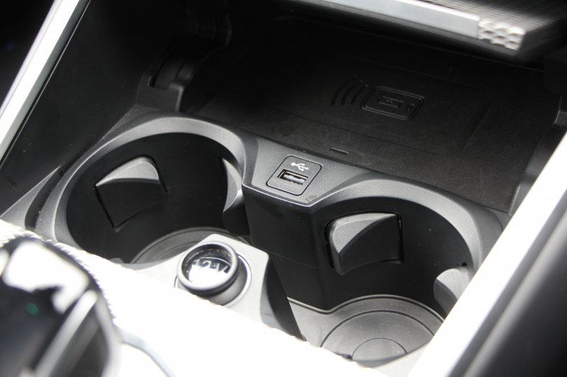 BMW 3シリーズ 320d Xdrive Mｽﾎﾟｰﾂ ｺﾝﾌｫｰﾄP 4WD 1ｵ-ﾅ Pｱｼｽﾄﾌﾟﾗｽ 360度ｶﾒﾗ BMWﾗｲﾌﾞｺｯｸﾋﾟｯﾄﾞﾀｯﾁ画面ﾅﾋﾞApplecarplay対応 ﾜｲﾔﾚｽ充電 LEDﾍｯﾄﾞﾗｲﾄ ｵｰﾄﾊｲﾋﾞｰﾑ 追従ACC ｽﾃｱﾘﾝｸﾞｻﾎﾟｰﾄ ﾚｰﾝﾁｪﾝｼﾞ警告 ｼｰﾄﾋｰﾀｰ 2年保証