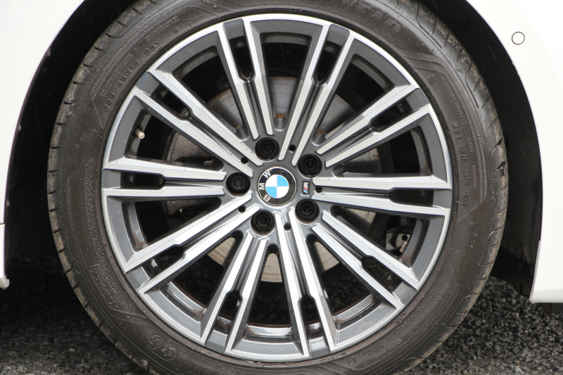 BMW 3シリーズ 320d Xdrive Mｽﾎﾟｰﾂ ｺﾝﾌｫｰﾄP 4WD 1ｵ-ﾅ Pｱｼｽﾄﾌﾟﾗｽ 360度ｶﾒﾗ BMWﾗｲﾌﾞｺｯｸﾋﾟｯﾄﾞﾀｯﾁ画面ﾅﾋﾞApplecarplay対応 ﾜｲﾔﾚｽ充電 LEDﾍｯﾄﾞﾗｲﾄ ｵｰﾄﾊｲﾋﾞｰﾑ 追従ACC ｽﾃｱﾘﾝｸﾞｻﾎﾟｰﾄ ﾚｰﾝﾁｪﾝｼﾞ警告 ｼｰﾄﾋｰﾀｰ 2年保証