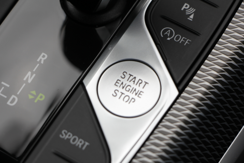 BMW 3シリーズ 320d Xdrive Mｽﾎﾟｰﾂ ｺﾝﾌｫｰﾄP 4WD 1ｵ-ﾅ Pｱｼｽﾄﾌﾟﾗｽ 360度ｶﾒﾗ BMWﾗｲﾌﾞｺｯｸﾋﾟｯﾄﾞﾀｯﾁ画面ﾅﾋﾞApplecarplay対応 ﾜｲﾔﾚｽ充電 LEDﾍｯﾄﾞﾗｲﾄ ｵｰﾄﾊｲﾋﾞｰﾑ 追従ACC ｽﾃｱﾘﾝｸﾞｻﾎﾟｰﾄ ﾚｰﾝﾁｪﾝｼﾞ警告 ｼｰﾄﾋｰﾀｰ 2年保証