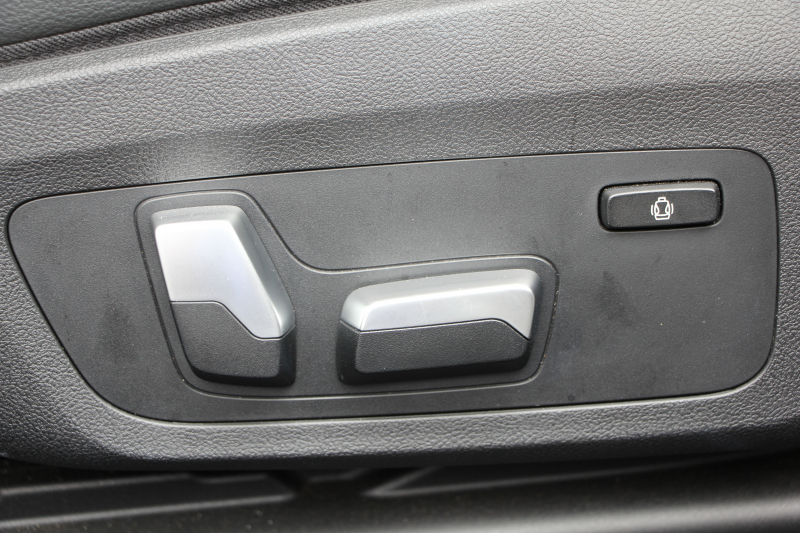 BMW 3シリーズ 320d Xdrive Mｽﾎﾟｰﾂ ｺﾝﾌｫｰﾄP 4WD 1ｵ-ﾅ Pｱｼｽﾄﾌﾟﾗｽ 360度ｶﾒﾗ BMWﾗｲﾌﾞｺｯｸﾋﾟｯﾄﾞﾀｯﾁ画面ﾅﾋﾞApplecarplay対応 ﾜｲﾔﾚｽ充電 LEDﾍｯﾄﾞﾗｲﾄ ｵｰﾄﾊｲﾋﾞｰﾑ 追従ACC ｽﾃｱﾘﾝｸﾞｻﾎﾟｰﾄ ﾚｰﾝﾁｪﾝｼﾞ警告 ｼｰﾄﾋｰﾀｰ 2年保証