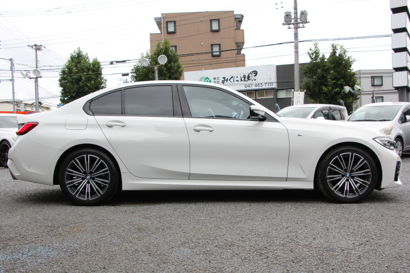 BMW 3シリーズ 320d Xdrive Mｽﾎﾟｰﾂ ｺﾝﾌｫｰﾄP 4WD 1ｵ-ﾅ Pｱｼｽﾄﾌﾟﾗｽ 360度ｶﾒﾗ BMWﾗｲﾌﾞｺｯｸﾋﾟｯﾄﾞﾀｯﾁ画面ﾅﾋﾞApplecarplay対応 ﾜｲﾔﾚｽ充電 LEDﾍｯﾄﾞﾗｲﾄ ｵｰﾄﾊｲﾋﾞｰﾑ 追従ACC ｽﾃｱﾘﾝｸﾞｻﾎﾟｰﾄ ﾚｰﾝﾁｪﾝｼﾞ警告 ｼｰﾄﾋｰﾀｰ 2年保証