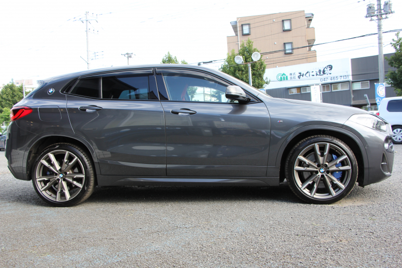 BMW X2 M35i ｺﾝﾌｫｰﾄP 4WD 306馬力 ﾏｸﾞﾏﾚｯﾄﾞﾚｻﾞｰ Mｽﾎﾟｰﾂｼｰﾄ ｼｰﾄﾋｰﾀｰ ｵﾌﾟｼｮﾝ20AW 追従ACC HUD LEDﾍｯﾄﾞﾗｲﾄ 電動ﾄﾗﾝｸ Pｱｼｽﾄ Mｽﾎﾟｰﾂﾌﾞﾚｰｷ Mﾘｱｽﾎﾟｲﾗｰ 専用ﾃﾞﾌ ﾀｯﾁ画面HDDﾅﾋﾞBluetooth接続 ﾊﾟﾄﾞﾙｼﾌﾄ 2年保証