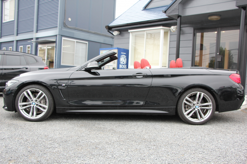 BMW 4シリーズ 440i ｶﾌﾞﾘｵﾚ Mｽﾎﾟｰﾂ ﾌﾟﾗｽP 後期 ﾌｪｲｽﾘﾌﾄ後 ﾋｰﾀｰ赤革 B58新ｴﾝｼﾞﾝ 326馬力 HUD 追従ACC ﾚｰﾝﾁｪﾝｼﾞ警告 ﾊｰﾏﾝｶｰﾄﾞﾝｻﾗｳﾝﾄﾞ19AW ﾀｯﾁ画面HDDﾅﾋﾞTV LEDﾍｯﾄﾞﾗｲﾄ＆ﾃｰﾙ TOPﾋﾞｭｰｶﾒﾗ Pｱｼｽﾄ 衝突軽減ﾌﾞﾚｰｷ 2年保証