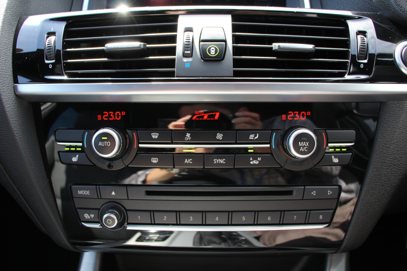 BMW X4 XDrive28i Mｽﾎﾟｰﾂ 最終ﾓﾃﾞﾙ ﾋｰﾀｰ黒革 追従ACC ﾚｰﾝﾁｪﾝｼﾞ警告 新HDDﾅﾋﾞTV ｵﾌﾟｼｮﾝ20AW 新ﾃﾞｻﾞｲﾝｽﾃｱﾘﾝｸﾞLEDﾍｯﾄﾞﾗｲﾄ&ﾌｫｸﾞ360度ｶﾒﾗ 電動ﾄﾗﾝｸ 衝突軽減ﾌﾞﾚｰｷ 車線逸脱警告 歩行者警告 245馬力 2年保証