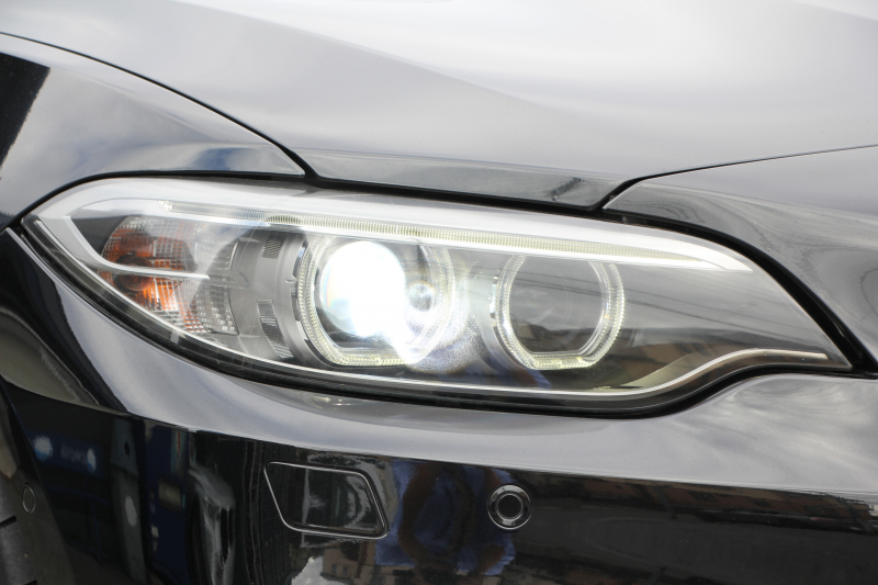 BMW 2シリーズ M240i ｸｰﾍﾟ直6ﾀｰﾎﾞB58新ｴﾝｼﾞﾝ 340馬力 MPerformanceｽﾎﾟｲﾗｰ REMUSﾏﾌﾗｰ ｱﾀﾞﾌﾟﾃｨﾌﾞMｻｽ Mｽﾎﾟｰﾂﾌﾞﾚｰｷ 専用18AW HDDﾅﾋﾞPｱｼｽﾄ Bｶﾒﾗ 8速AT 衝突軽減ﾌﾞﾚｰｷ 車線逸脱警告 歩行者警告 ﾌﾞﾚｰｷ付ｸﾙｺﾝ ｽﾏｰﾄｷｰ ﾊﾟﾄﾞﾙｼﾌﾄ 2年保証