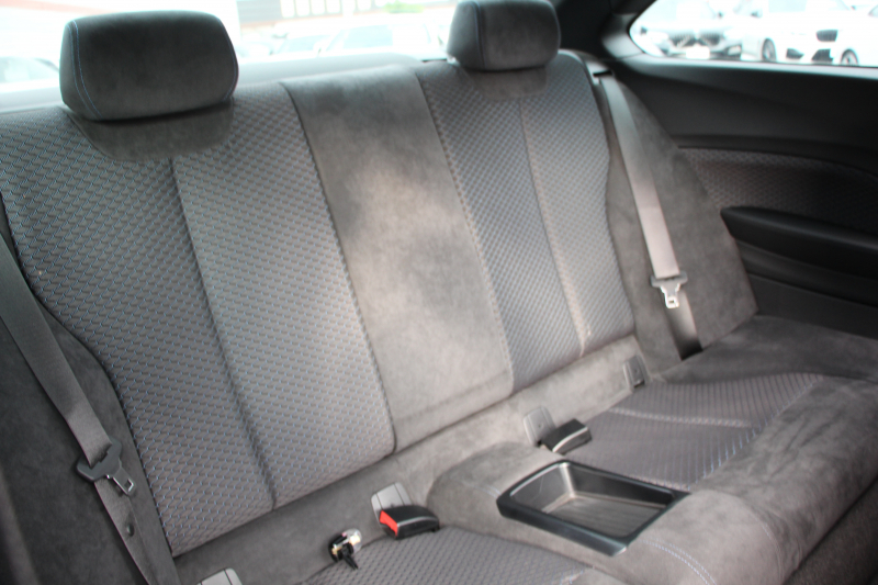 BMW 2シリーズ M240i ｸｰﾍﾟ直6ﾀｰﾎﾞB58新ｴﾝｼﾞﾝ 340馬力 MPerformanceｽﾎﾟｲﾗｰ REMUSﾏﾌﾗｰ ｱﾀﾞﾌﾟﾃｨﾌﾞMｻｽ Mｽﾎﾟｰﾂﾌﾞﾚｰｷ 専用18AW HDDﾅﾋﾞPｱｼｽﾄ Bｶﾒﾗ 8速AT 衝突軽減ﾌﾞﾚｰｷ 車線逸脱警告 歩行者警告 ﾌﾞﾚｰｷ付ｸﾙｺﾝ ｽﾏｰﾄｷｰ ﾊﾟﾄﾞﾙｼﾌﾄ 2年保証