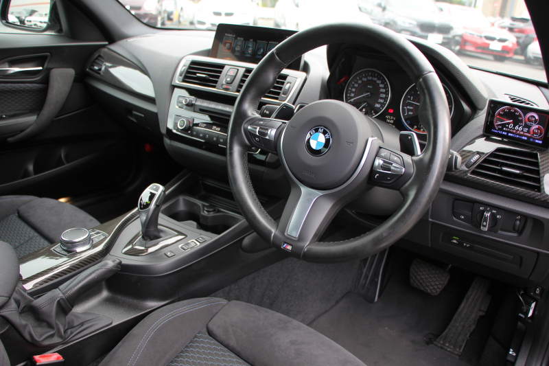 BMW 2シリーズ M240i ｸｰﾍﾟ直6ﾀｰﾎﾞB58新ｴﾝｼﾞﾝ 340馬力 MPerformanceｽﾎﾟｲﾗｰ REMUSﾏﾌﾗｰ ｱﾀﾞﾌﾟﾃｨﾌﾞMｻｽ Mｽﾎﾟｰﾂﾌﾞﾚｰｷ 専用18AW HDDﾅﾋﾞPｱｼｽﾄ Bｶﾒﾗ 8速AT 衝突軽減ﾌﾞﾚｰｷ 車線逸脱警告 歩行者警告 ﾌﾞﾚｰｷ付ｸﾙｺﾝ ｽﾏｰﾄｷｰ ﾊﾟﾄﾞﾙｼﾌﾄ 2年保証