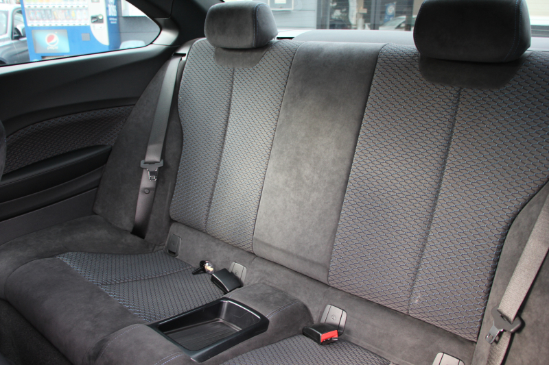 BMW 2シリーズ M240i ｸｰﾍﾟ直6ﾀｰﾎﾞB58新ｴﾝｼﾞﾝ 340馬力 MPerformanceｽﾎﾟｲﾗｰ REMUSﾏﾌﾗｰ ｱﾀﾞﾌﾟﾃｨﾌﾞMｻｽ Mｽﾎﾟｰﾂﾌﾞﾚｰｷ 専用18AW HDDﾅﾋﾞPｱｼｽﾄ Bｶﾒﾗ 8速AT 衝突軽減ﾌﾞﾚｰｷ 車線逸脱警告 歩行者警告 ﾌﾞﾚｰｷ付ｸﾙｺﾝ ｽﾏｰﾄｷｰ ﾊﾟﾄﾞﾙｼﾌﾄ 2年保証