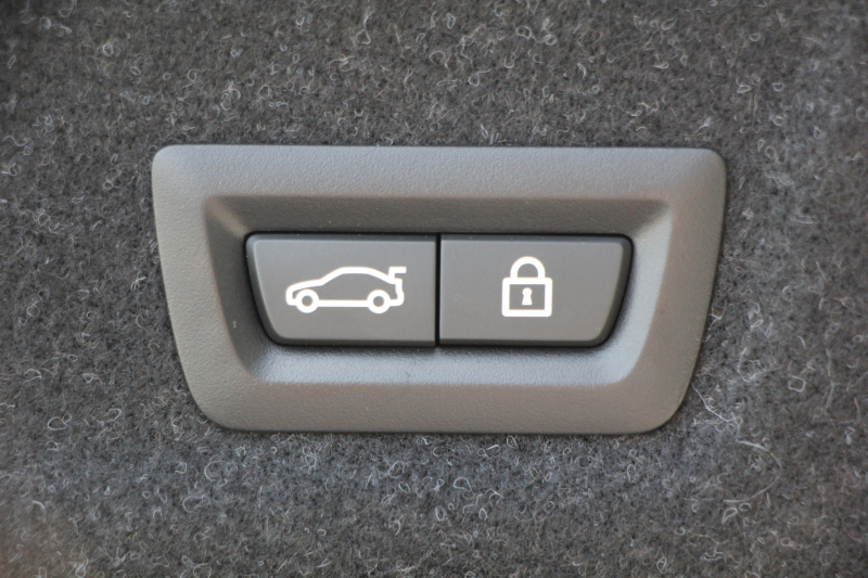 BMW 3シリーズ 320i Mｽﾎﾟｰﾂ ﾃﾞﾋﾞｭｰ&ｲﾉﾍﾞｰｼｮﾝ&ｺﾝﾌｫｰﾄP ﾌﾞﾙｰｽﾃｯﾁ黒革 ﾚｰｻﾞｰLEDﾗｲﾄ HUD ｼﾞｪｽﾁｬｰｺﾝﾄﾛｰﾙ 19AW 電動ﾄﾗﾝｸ 追従ACC ｽﾃｱﾘﾝｸﾞｻﾎﾟｰﾄ ﾀｯﾁ画面HDDﾅﾋﾞApplecarplay対応 後退ｱｼｽﾄ ﾌﾞﾗｯｸｷﾄﾞﾆｰｸﾞﾘﾙ 2年保証