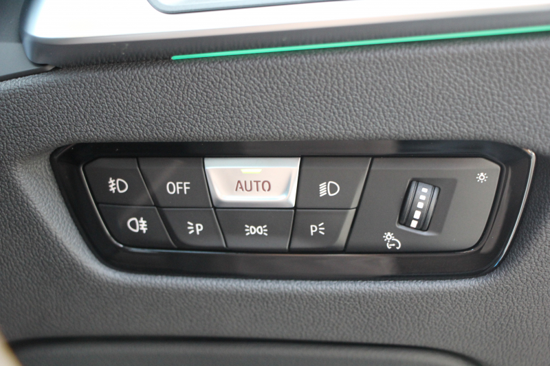 BMW 3シリーズ 320i Mｽﾎﾟｰﾂ ﾃﾞﾋﾞｭｰ&ｲﾉﾍﾞｰｼｮﾝ&ｺﾝﾌｫｰﾄP ﾌﾞﾙｰｽﾃｯﾁ黒革 ﾚｰｻﾞｰLEDﾗｲﾄ HUD ｼﾞｪｽﾁｬｰｺﾝﾄﾛｰﾙ 19AW 電動ﾄﾗﾝｸ 追従ACC ｽﾃｱﾘﾝｸﾞｻﾎﾟｰﾄ ﾀｯﾁ画面HDDﾅﾋﾞApplecarplay対応 後退ｱｼｽﾄ ﾌﾞﾗｯｸｷﾄﾞﾆｰｸﾞﾘﾙ 2年保証