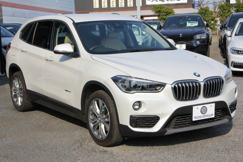 BMW X1 Sdrive18i ﾌｧｯｼｮﾆｽﾀ ｺﾝﾌｫｰﾄP 限定車 真珠色 追従ACC ﾍﾞｰｼﾞｭ革 ｼｰﾄﾋｰﾀｰ LEDﾍｯﾄﾞﾗｲﾄ 衝突軽減ﾌﾞﾚｰｷ 車線逸脱警告 歩行者警告 電動ﾄﾗﾝｸ Pｱｼｽﾄ iﾄﾞﾗｲﾌﾞHDDﾅﾋﾞBｶﾒﾗ 専用18AW Bluetooth接続 2年保証