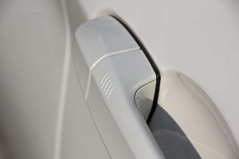 BMW X1 Sdrive18i ﾌｧｯｼｮﾆｽﾀ ｺﾝﾌｫｰﾄP 限定車 真珠色 追従ACC ﾍﾞｰｼﾞｭ革 ｼｰﾄﾋｰﾀｰ LEDﾍｯﾄﾞﾗｲﾄ 衝突軽減ﾌﾞﾚｰｷ 車線逸脱警告 歩行者警告 電動ﾄﾗﾝｸ Pｱｼｽﾄ iﾄﾞﾗｲﾌﾞHDDﾅﾋﾞBｶﾒﾗ 専用18AW Bluetooth接続 2年保証