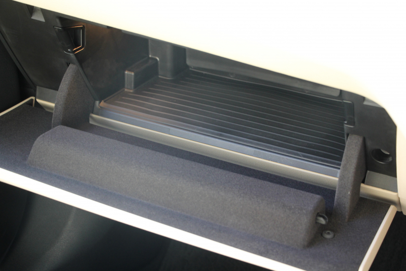 BMW X1 Sdrive18i ﾌｧｯｼｮﾆｽﾀ ｺﾝﾌｫｰﾄP 限定車 真珠色 追従ACC ﾍﾞｰｼﾞｭ革 ｼｰﾄﾋｰﾀｰ LEDﾍｯﾄﾞﾗｲﾄ 衝突軽減ﾌﾞﾚｰｷ 車線逸脱警告 歩行者警告 電動ﾄﾗﾝｸ Pｱｼｽﾄ iﾄﾞﾗｲﾌﾞHDDﾅﾋﾞBｶﾒﾗ 専用18AW Bluetooth接続 2年保証