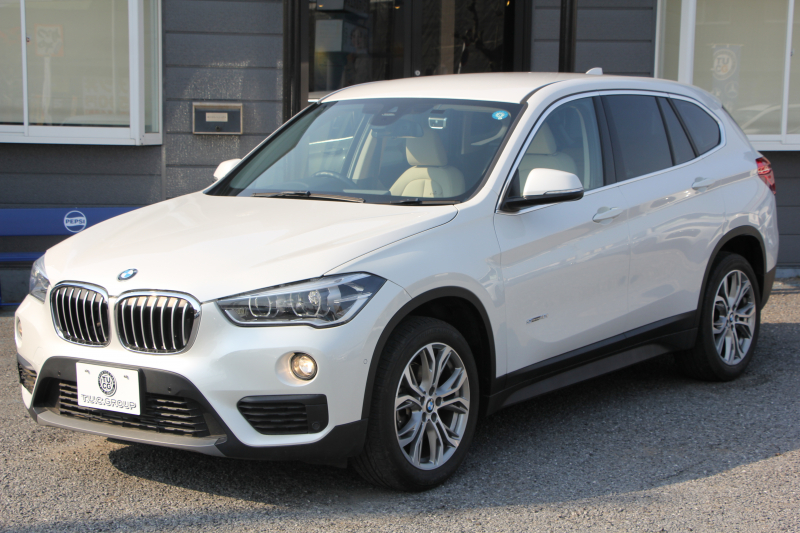 BMW X1 Sdrive18i ﾌｧｯｼｮﾆｽﾀ ｺﾝﾌｫｰﾄP 限定車 真珠色 追従ACC ﾍﾞｰｼﾞｭ革 ｼｰﾄﾋｰﾀｰ LEDﾍｯﾄﾞﾗｲﾄ 衝突軽減ﾌﾞﾚｰｷ 車線逸脱警告 歩行者警告 電動ﾄﾗﾝｸ Pｱｼｽﾄ iﾄﾞﾗｲﾌﾞHDDﾅﾋﾞBｶﾒﾗ 専用18AW Bluetooth接続 2年保証