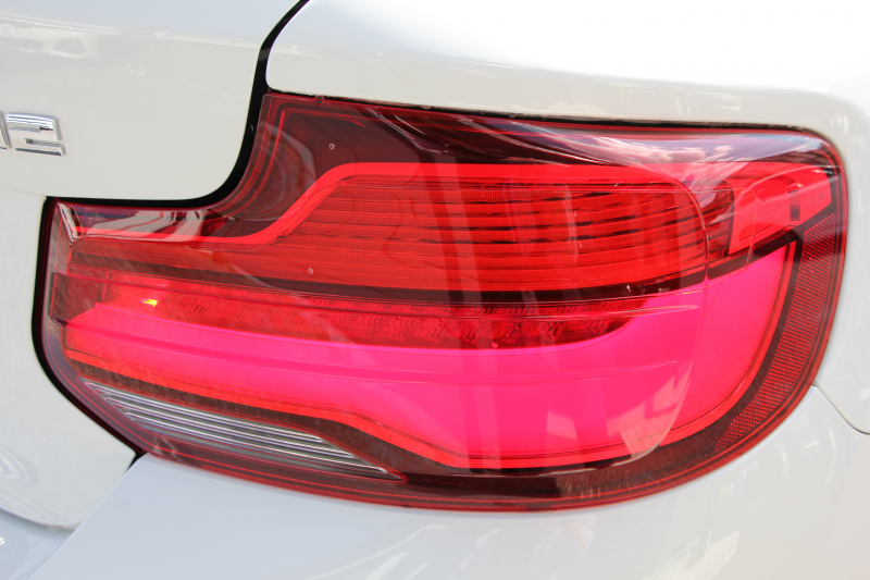 BMW Mシリーズ M2ｸｰﾍﾟ6速MT 後期LCI 370馬力 直6ﾀｰﾎﾞﾋｰﾀｰ黒革 LEDﾍｯﾄﾞﾗｲﾄ&ﾃｰﾙ ﾀｯﾁ画面HDDﾅﾋﾞBｶﾒﾗ 専用19AW 衝突軽減ﾌﾞﾚｰｷ 車線逸脱警告 歩行者警告 ﾌﾞﾚｰｷ付ｸﾙｺﾝ ｶｰﾎﾞﾝｲﾝﾃﾘｱﾄﾘﾑ ｽﾏｰﾄｷｰ 2年保証