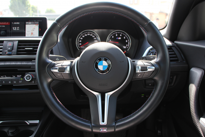 BMW Mシリーズ M2ｸｰﾍﾟ6速MT 後期LCI 370馬力 直6ﾀｰﾎﾞﾋｰﾀｰ黒革 LEDﾍｯﾄﾞﾗｲﾄ&ﾃｰﾙ ﾀｯﾁ画面HDDﾅﾋﾞBｶﾒﾗ 専用19AW 衝突軽減ﾌﾞﾚｰｷ 車線逸脱警告 歩行者警告 ﾌﾞﾚｰｷ付ｸﾙｺﾝ ｶｰﾎﾞﾝｲﾝﾃﾘｱﾄﾘﾑ ｽﾏｰﾄｷｰ 2年保証