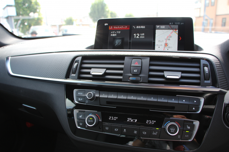 BMW Mシリーズ M2ｸｰﾍﾟ6速MT 後期LCI 370馬力 直6ﾀｰﾎﾞﾋｰﾀｰ黒革 LEDﾍｯﾄﾞﾗｲﾄ&ﾃｰﾙ ﾀｯﾁ画面HDDﾅﾋﾞBｶﾒﾗ 専用19AW 衝突軽減ﾌﾞﾚｰｷ 車線逸脱警告 歩行者警告 ﾌﾞﾚｰｷ付ｸﾙｺﾝ ｶｰﾎﾞﾝｲﾝﾃﾘｱﾄﾘﾑ ｽﾏｰﾄｷｰ 2年保証