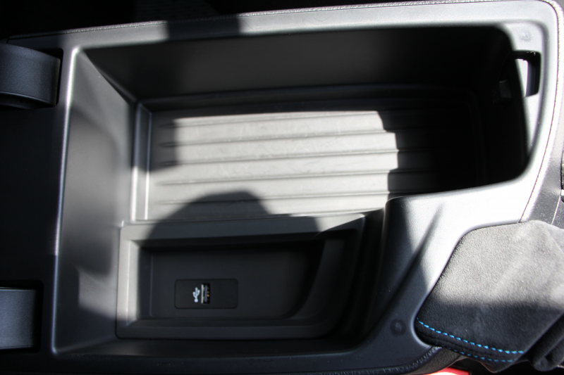 BMW Mシリーズ M2ｸｰﾍﾟ6速MT 後期LCI 370馬力 直6ﾀｰﾎﾞﾋｰﾀｰ黒革 LEDﾍｯﾄﾞﾗｲﾄ&ﾃｰﾙ ﾀｯﾁ画面HDDﾅﾋﾞBｶﾒﾗ 専用19AW 衝突軽減ﾌﾞﾚｰｷ 車線逸脱警告 歩行者警告 ﾌﾞﾚｰｷ付ｸﾙｺﾝ ｶｰﾎﾞﾝｲﾝﾃﾘｱﾄﾘﾑ ｽﾏｰﾄｷｰ 2年保証