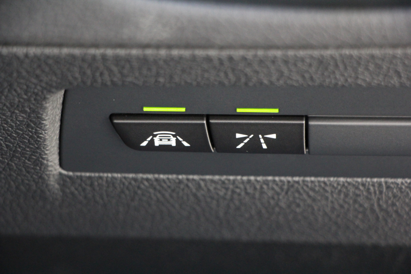 BMW Mシリーズ M2ｸｰﾍﾟ6速MT 後期LCI 370馬力 直6ﾀｰﾎﾞﾋｰﾀｰ黒革 LEDﾍｯﾄﾞﾗｲﾄ&ﾃｰﾙ ﾀｯﾁ画面HDDﾅﾋﾞBｶﾒﾗ 専用19AW 衝突軽減ﾌﾞﾚｰｷ 車線逸脱警告 歩行者警告 ﾌﾞﾚｰｷ付ｸﾙｺﾝ ｶｰﾎﾞﾝｲﾝﾃﾘｱﾄﾘﾑ ｽﾏｰﾄｷｰ 2年保証