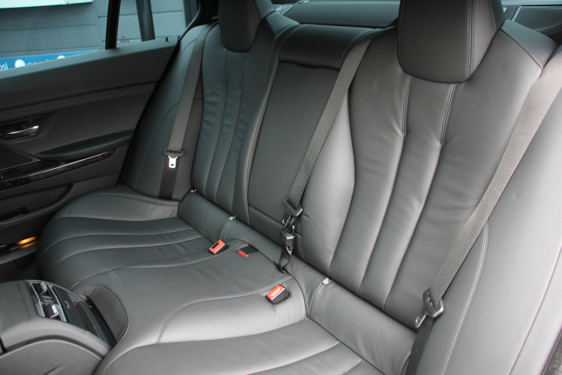 BMW 6シリーズ 640i ｸﾞﾗﾝｸｰﾍﾟMｽﾎﾟｰﾂ 中期 変更後ﾓﾃﾞﾙ ｻﾝﾙｰﾌ ﾋｰﾀｰ黒革 LEDﾍｯﾄﾞﾗｲﾄ ｵﾌﾟｼｮﾝ20AW NEWﾃﾞｻﾞｲﾝｽﾃｱﾘﾝｸﾞ衝突軽減ﾌﾞﾚｰｷ 車線逸脱警告 歩行者警告 ｸﾙｺﾝ HDDﾅﾋﾞTV Bｶﾒﾗ ﾊﾟﾄﾞﾙｼﾌﾄ ｽﾏｰﾄｷｰ 専用ｴｱﾛ 320馬力 直6ﾀｰﾎﾞ2年保証