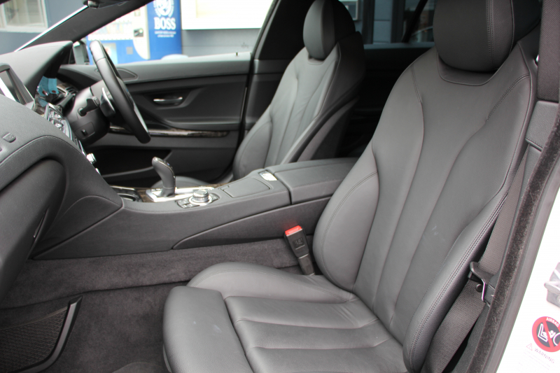 BMW 6シリーズ 640i ｸﾞﾗﾝｸｰﾍﾟMｽﾎﾟｰﾂ 中期 変更後ﾓﾃﾞﾙ ｻﾝﾙｰﾌ ﾋｰﾀｰ黒革 LEDﾍｯﾄﾞﾗｲﾄ ｵﾌﾟｼｮﾝ20AW NEWﾃﾞｻﾞｲﾝｽﾃｱﾘﾝｸﾞ衝突軽減ﾌﾞﾚｰｷ 車線逸脱警告 歩行者警告 ｸﾙｺﾝ HDDﾅﾋﾞTV Bｶﾒﾗ ﾊﾟﾄﾞﾙｼﾌﾄ ｽﾏｰﾄｷｰ 専用ｴｱﾛ 320馬力 直6ﾀｰﾎﾞ2年保証