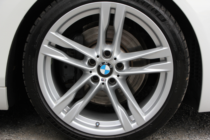 BMW 6シリーズ 640i ｸﾞﾗﾝｸｰﾍﾟMｽﾎﾟｰﾂ 中期 変更後ﾓﾃﾞﾙ ｻﾝﾙｰﾌ ﾋｰﾀｰ黒革 LEDﾍｯﾄﾞﾗｲﾄ ｵﾌﾟｼｮﾝ20AW NEWﾃﾞｻﾞｲﾝｽﾃｱﾘﾝｸﾞ衝突軽減ﾌﾞﾚｰｷ 車線逸脱警告 歩行者警告 ｸﾙｺﾝ HDDﾅﾋﾞTV Bｶﾒﾗ ﾊﾟﾄﾞﾙｼﾌﾄ ｽﾏｰﾄｷｰ 専用ｴｱﾛ 320馬力 直6ﾀｰﾎﾞ2年保証