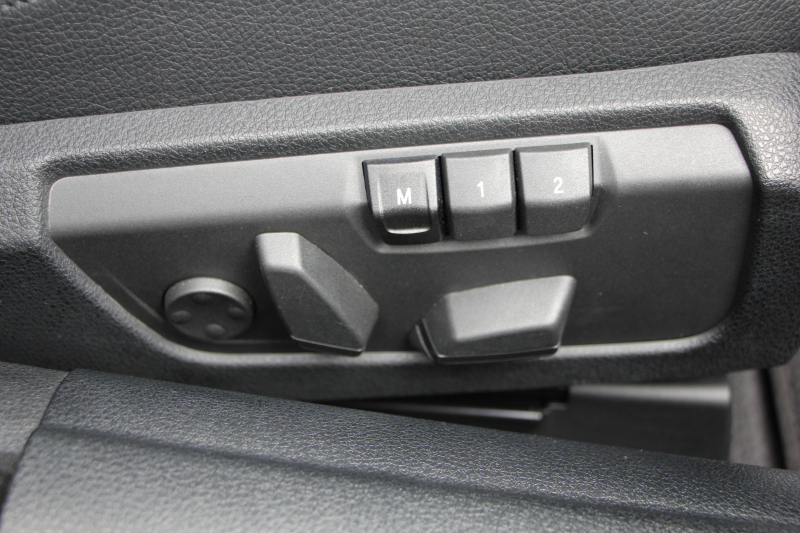 BMW 6シリーズ 640i ｸﾞﾗﾝｸｰﾍﾟMｽﾎﾟｰﾂ 中期 変更後ﾓﾃﾞﾙ ｻﾝﾙｰﾌ ﾋｰﾀｰ黒革 LEDﾍｯﾄﾞﾗｲﾄ ｵﾌﾟｼｮﾝ20AW NEWﾃﾞｻﾞｲﾝｽﾃｱﾘﾝｸﾞ衝突軽減ﾌﾞﾚｰｷ 車線逸脱警告 歩行者警告 ｸﾙｺﾝ HDDﾅﾋﾞTV Bｶﾒﾗ ﾊﾟﾄﾞﾙｼﾌﾄ ｽﾏｰﾄｷｰ 専用ｴｱﾛ 320馬力 直6ﾀｰﾎﾞ2年保証