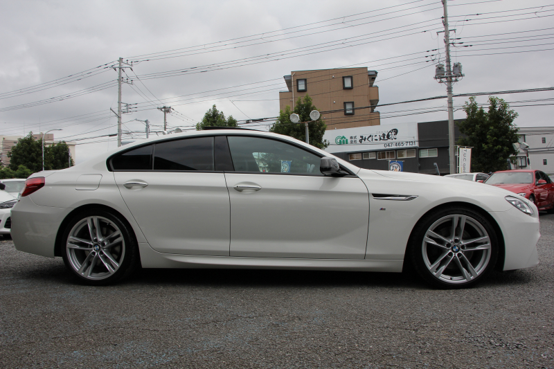 BMW 6シリーズ 640i ｸﾞﾗﾝｸｰﾍﾟMｽﾎﾟｰﾂ 中期 変更後ﾓﾃﾞﾙ ｻﾝﾙｰﾌ ﾋｰﾀｰ黒革 LEDﾍｯﾄﾞﾗｲﾄ ｵﾌﾟｼｮﾝ20AW NEWﾃﾞｻﾞｲﾝｽﾃｱﾘﾝｸﾞ衝突軽減ﾌﾞﾚｰｷ 車線逸脱警告 歩行者警告 ｸﾙｺﾝ HDDﾅﾋﾞTV Bｶﾒﾗ ﾊﾟﾄﾞﾙｼﾌﾄ ｽﾏｰﾄｷｰ 専用ｴｱﾛ 320馬力 直6ﾀｰﾎﾞ2年保証
