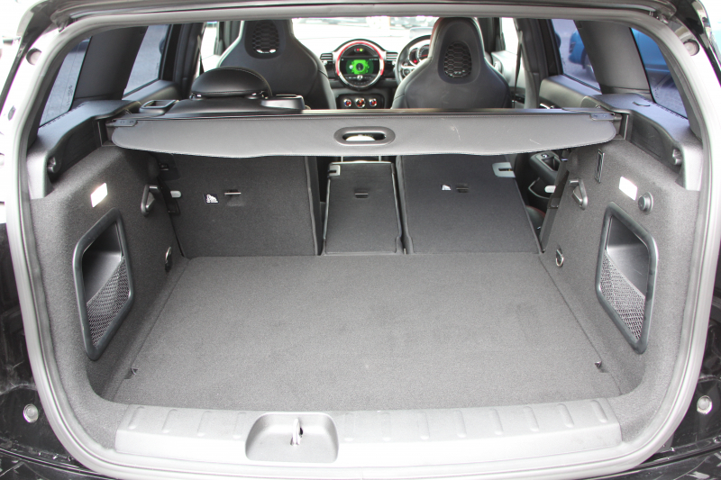 MINI(ミニ) ミニクラブマン MINI ｼﾞｮﾝｸｰﾊﾟｰﾜｰｸｽ ｸﾗﾌﾞﾏﾝ ALL4 4WD 231馬力 8速AT 追従ACC HUD LEDﾍｯﾄﾞﾗｲﾄ 専用19AW 専用ﾌﾞﾚﾝﾎﾞ製ｷｬﾘﾊﾟｰ ｽﾎﾟｰﾂｻｽ JCWﾚｻﾞｰｽﾃｱﾘﾝｸﾞｼｰﾄﾋｰﾀｰ ﾀｯﾁ画面HDDﾅﾋﾞｲﾝﾃﾘｼﾞｪﾝﾄｾｰﾌﾃｨ ｽﾏｰﾄｷｰ Bluetooth接続 Bｶﾒﾗ ﾊﾟﾄﾞﾙｼﾌﾄ 2年保証