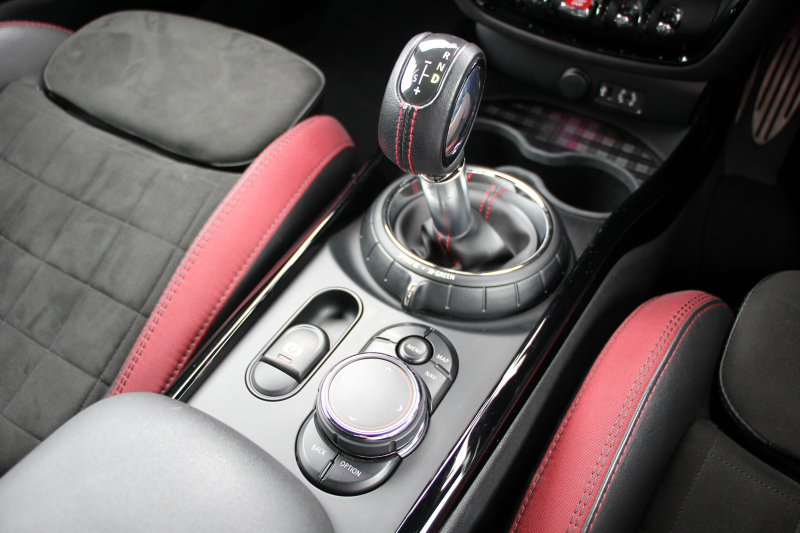 MINI(ミニ) ミニクラブマン MINI ｼﾞｮﾝｸｰﾊﾟｰﾜｰｸｽ ｸﾗﾌﾞﾏﾝ ALL4 4WD 231馬力 8速AT 追従ACC HUD LEDﾍｯﾄﾞﾗｲﾄ 専用19AW 専用ﾌﾞﾚﾝﾎﾞ製ｷｬﾘﾊﾟｰ ｽﾎﾟｰﾂｻｽ JCWﾚｻﾞｰｽﾃｱﾘﾝｸﾞｼｰﾄﾋｰﾀｰ ﾀｯﾁ画面HDDﾅﾋﾞｲﾝﾃﾘｼﾞｪﾝﾄｾｰﾌﾃｨ ｽﾏｰﾄｷｰ Bluetooth接続 Bｶﾒﾗ ﾊﾟﾄﾞﾙｼﾌﾄ 2年保証