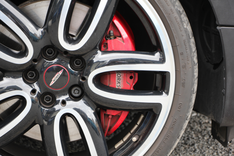 MINI(ミニ) ミニクラブマン MINI ｼﾞｮﾝｸｰﾊﾟｰﾜｰｸｽ ｸﾗﾌﾞﾏﾝ ALL4 4WD 231馬力 8速AT 追従ACC HUD LEDﾍｯﾄﾞﾗｲﾄ 専用19AW 専用ﾌﾞﾚﾝﾎﾞ製ｷｬﾘﾊﾟｰ ｽﾎﾟｰﾂｻｽ JCWﾚｻﾞｰｽﾃｱﾘﾝｸﾞｼｰﾄﾋｰﾀｰ ﾀｯﾁ画面HDDﾅﾋﾞｲﾝﾃﾘｼﾞｪﾝﾄｾｰﾌﾃｨ ｽﾏｰﾄｷｰ Bluetooth接続 Bｶﾒﾗ ﾊﾟﾄﾞﾙｼﾌﾄ 2年保証