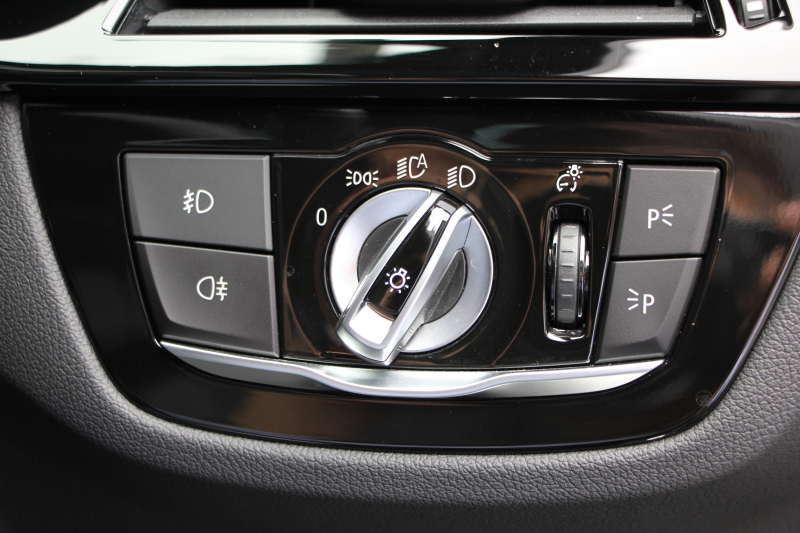 BMW 5シリーズ 523d Mｽﾎﾟｰﾂ ﾊｲﾗｲﾝ 全席ﾋｰﾀｰ黒革 追従ACC HUD ｽﾃｱﾘﾝｸﾞｻﾎﾟｰﾄ HDDﾅﾋﾞTV ｼﾞｪｽﾁｬｰｺﾝﾄﾛｰﾙ 置くだけ充電 Pｱｼｽﾄﾌﾟﾗｽ 360度ｶﾒﾗ ｽﾃｱﾘﾝｸﾞｻﾎﾟｰﾄ 液晶ﾒｰﾀｰ 電動ﾄﾗﾝｸ 2年保証