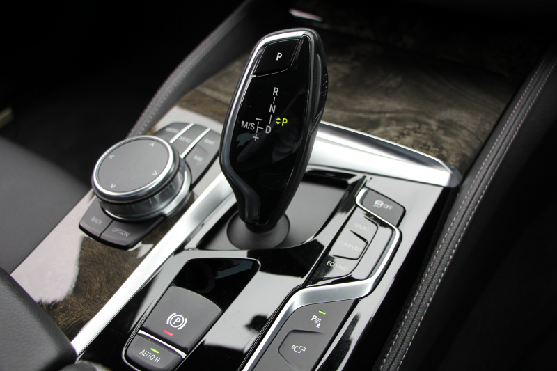 BMW 5シリーズ 523d Mｽﾎﾟｰﾂ ﾊｲﾗｲﾝ 全席ﾋｰﾀｰ黒革 追従ACC HUD ｽﾃｱﾘﾝｸﾞｻﾎﾟｰﾄ HDDﾅﾋﾞTV ｼﾞｪｽﾁｬｰｺﾝﾄﾛｰﾙ 置くだけ充電 Pｱｼｽﾄﾌﾟﾗｽ 360度ｶﾒﾗ ｽﾃｱﾘﾝｸﾞｻﾎﾟｰﾄ 液晶ﾒｰﾀｰ 電動ﾄﾗﾝｸ 2年保証