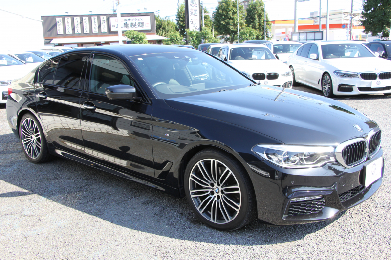 BMW 5シリーズ 523d Mｽﾎﾟｰﾂ ﾊｲﾗｲﾝ 全席ﾋｰﾀｰ黒革 追従ACC HUD ｽﾃｱﾘﾝｸﾞｻﾎﾟｰﾄ HDDﾅﾋﾞTV ｼﾞｪｽﾁｬｰｺﾝﾄﾛｰﾙ 置くだけ充電 Pｱｼｽﾄﾌﾟﾗｽ 360度ｶﾒﾗ ｽﾃｱﾘﾝｸﾞｻﾎﾟｰﾄ 液晶ﾒｰﾀｰ 電動ﾄﾗﾝｸ 2年保証