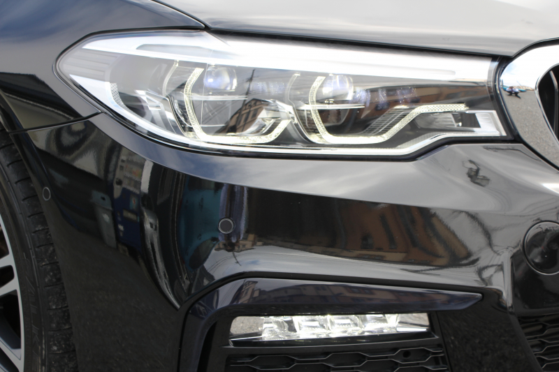 BMW 5シリーズ 523d Mｽﾎﾟｰﾂ ﾊｲﾗｲﾝ 全席ﾋｰﾀｰ黒革 追従ACC HUD ｽﾃｱﾘﾝｸﾞｻﾎﾟｰﾄ HDDﾅﾋﾞTV ｼﾞｪｽﾁｬｰｺﾝﾄﾛｰﾙ 置くだけ充電 Pｱｼｽﾄﾌﾟﾗｽ 360度ｶﾒﾗ ｽﾃｱﾘﾝｸﾞｻﾎﾟｰﾄ 液晶ﾒｰﾀｰ 電動ﾄﾗﾝｸ 2年保証