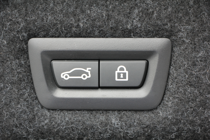 BMW 5シリーズ 523d Mｽﾎﾟｰﾂ ﾊｲﾗｲﾝ 全席ﾋｰﾀｰ黒革 追従ACC HUD ｽﾃｱﾘﾝｸﾞｻﾎﾟｰﾄ HDDﾅﾋﾞTV ｼﾞｪｽﾁｬｰｺﾝﾄﾛｰﾙ 置くだけ充電 Pｱｼｽﾄﾌﾟﾗｽ 360度ｶﾒﾗ ｽﾃｱﾘﾝｸﾞｻﾎﾟｰﾄ 液晶ﾒｰﾀｰ 電動ﾄﾗﾝｸ 2年保証