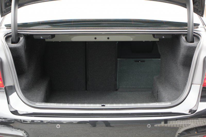 BMW 5シリーズ 523d Mｽﾎﾟｰﾂ ﾊｲﾗｲﾝ 全席ﾋｰﾀｰ黒革 追従ACC HUD ｽﾃｱﾘﾝｸﾞｻﾎﾟｰﾄ HDDﾅﾋﾞTV ｼﾞｪｽﾁｬｰｺﾝﾄﾛｰﾙ 置くだけ充電 Pｱｼｽﾄﾌﾟﾗｽ 360度ｶﾒﾗ ｽﾃｱﾘﾝｸﾞｻﾎﾟｰﾄ 液晶ﾒｰﾀｰ 電動ﾄﾗﾝｸ 2年保証