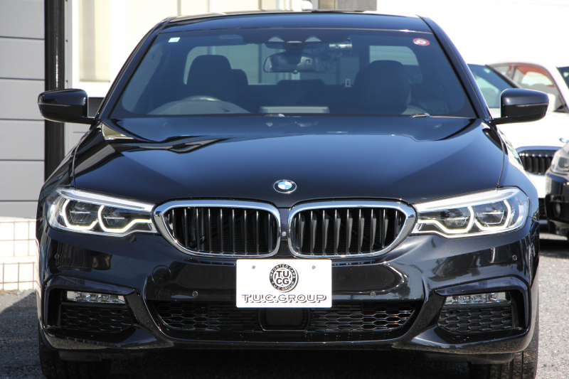 BMW 5シリーズ 523d Mｽﾎﾟｰﾂ ﾊｲﾗｲﾝ 全席ﾋｰﾀｰ黒革 追従ACC HUD ｽﾃｱﾘﾝｸﾞｻﾎﾟｰﾄ HDDﾅﾋﾞTV ｼﾞｪｽﾁｬｰｺﾝﾄﾛｰﾙ 置くだけ充電 Pｱｼｽﾄﾌﾟﾗｽ 360度ｶﾒﾗ ｽﾃｱﾘﾝｸﾞｻﾎﾟｰﾄ 液晶ﾒｰﾀｰ 電動ﾄﾗﾝｸ 2年保証