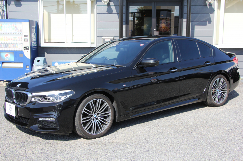 BMW 5シリーズ 523d Mｽﾎﾟｰﾂ ﾊｲﾗｲﾝ 全席ﾋｰﾀｰ黒革 追従ACC HUD ｽﾃｱﾘﾝｸﾞｻﾎﾟｰﾄ HDDﾅﾋﾞTV ｼﾞｪｽﾁｬｰｺﾝﾄﾛｰﾙ 置くだけ充電 Pｱｼｽﾄﾌﾟﾗｽ 360度ｶﾒﾗ ｽﾃｱﾘﾝｸﾞｻﾎﾟｰﾄ 液晶ﾒｰﾀｰ 電動ﾄﾗﾝｸ 2年保証