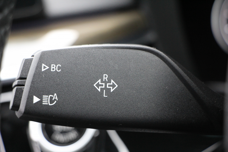 BMW 5シリーズ 523d Mｽﾎﾟｰﾂ ﾊｲﾗｲﾝ 全席ﾋｰﾀｰ黒革 追従ACC HUD ｽﾃｱﾘﾝｸﾞｻﾎﾟｰﾄ HDDﾅﾋﾞTV ｼﾞｪｽﾁｬｰｺﾝﾄﾛｰﾙ 置くだけ充電 Pｱｼｽﾄﾌﾟﾗｽ 360度ｶﾒﾗ ｽﾃｱﾘﾝｸﾞｻﾎﾟｰﾄ 液晶ﾒｰﾀｰ 電動ﾄﾗﾝｸ 2年保証