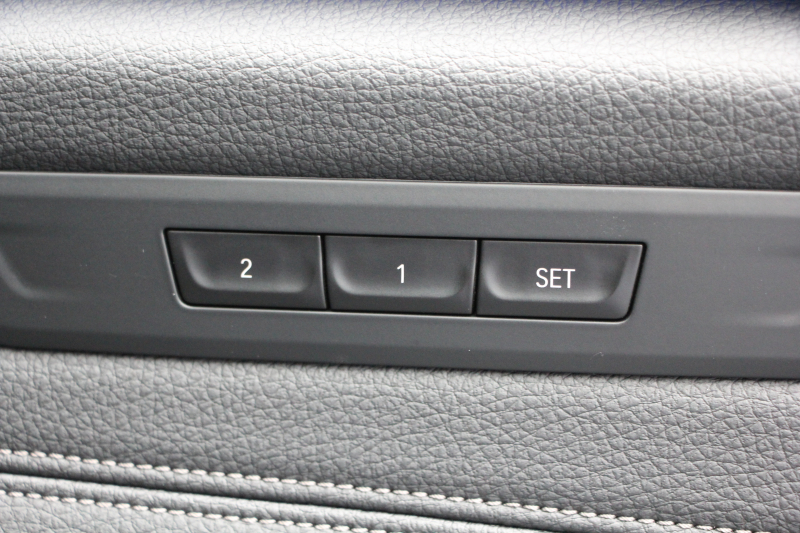 BMW 5シリーズ 523d Mｽﾎﾟｰﾂ ﾊｲﾗｲﾝ 全席ﾋｰﾀｰ黒革 追従ACC HUD ｽﾃｱﾘﾝｸﾞｻﾎﾟｰﾄ HDDﾅﾋﾞTV ｼﾞｪｽﾁｬｰｺﾝﾄﾛｰﾙ 置くだけ充電 Pｱｼｽﾄﾌﾟﾗｽ 360度ｶﾒﾗ ｽﾃｱﾘﾝｸﾞｻﾎﾟｰﾄ 液晶ﾒｰﾀｰ 電動ﾄﾗﾝｸ 2年保証