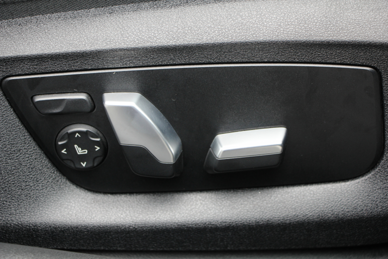 BMW 5シリーズ 523d Mｽﾎﾟｰﾂ ﾊｲﾗｲﾝ 全席ﾋｰﾀｰ黒革 追従ACC HUD ｽﾃｱﾘﾝｸﾞｻﾎﾟｰﾄ HDDﾅﾋﾞTV ｼﾞｪｽﾁｬｰｺﾝﾄﾛｰﾙ 置くだけ充電 Pｱｼｽﾄﾌﾟﾗｽ 360度ｶﾒﾗ ｽﾃｱﾘﾝｸﾞｻﾎﾟｰﾄ 液晶ﾒｰﾀｰ 電動ﾄﾗﾝｸ 2年保証