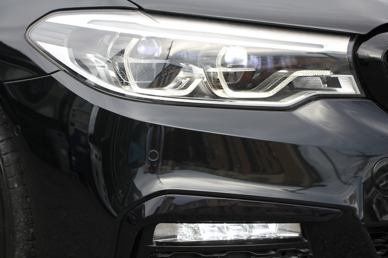 BMW 5シリーズ 523i Mｽﾎﾟｰﾂ 追従ACC ｽﾃｱﾘﾝｸﾞｻﾎﾟｰﾄ LEDﾍｯﾄﾞﾗｲﾄ ｵｰﾄﾊｲﾋﾞｰﾑ 360度ｶﾒﾗ ﾀｯﾁ画面HDDﾅﾋﾞTV 電動ﾄﾗﾝｸ ﾊﾟﾄﾞﾙｼﾌﾄ 専用ｴｱﾛ 19AW ｽﾏｰﾄｷｰ Bluetooth接続 衝突軽減ﾌﾞﾚｰｷ 車線逸脱警告 歩行者警告 ｱﾝﾋﾞｴﾝﾄﾗｲﾄ 2年保証