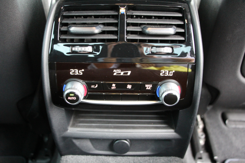 BMW 5シリーズ 523i Mｽﾎﾟｰﾂ 追従ACC ｽﾃｱﾘﾝｸﾞｻﾎﾟｰﾄ LEDﾍｯﾄﾞﾗｲﾄ ｵｰﾄﾊｲﾋﾞｰﾑ 360度ｶﾒﾗ ﾀｯﾁ画面HDDﾅﾋﾞTV 電動ﾄﾗﾝｸ ﾊﾟﾄﾞﾙｼﾌﾄ 専用ｴｱﾛ 19AW ｽﾏｰﾄｷｰ Bluetooth接続 衝突軽減ﾌﾞﾚｰｷ 車線逸脱警告 歩行者警告 ｱﾝﾋﾞｴﾝﾄﾗｲﾄ 2年保証